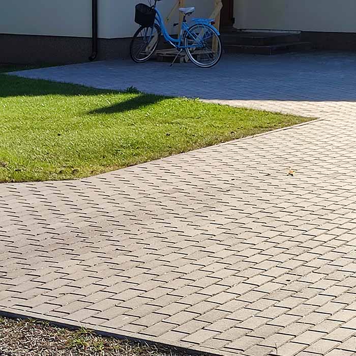 Korrektselt paigaldatud ääriskivid tagavad tänavakivisillutise korrektsuse ja säilivuse Korrektselt paigaldatud ääriskivid tagavad tänavakivisillutise korrektsuse ja säilivuse