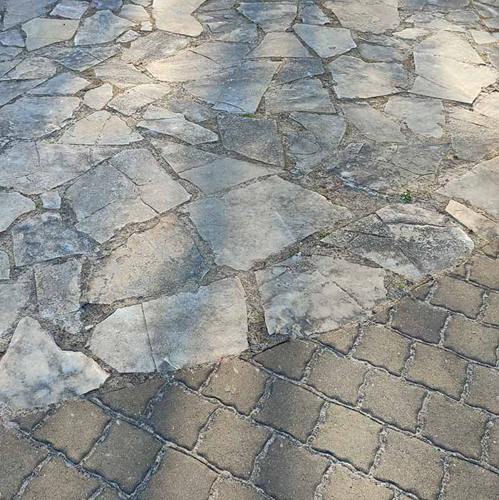 Tänavakivi saab looduskiviga kombineerida Tänavakivi saab looduskiviga kombineerida